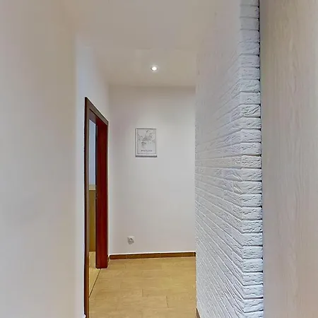 2br With Free Garage Parking, Close To The Historic Centre Apartment Bratislava