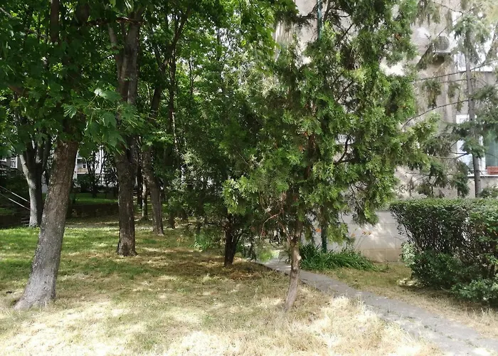 2br With Free Garage Parking, Close To The Historic Centre