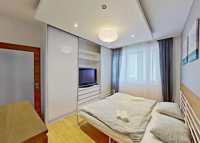 2br With Garage Parking, Walking To Centre And Stadiums Lejlighed Bratislava