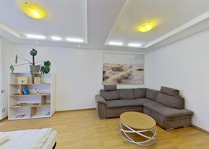 2br With Free Garage Parking, Close To The Historic Centre Appartement