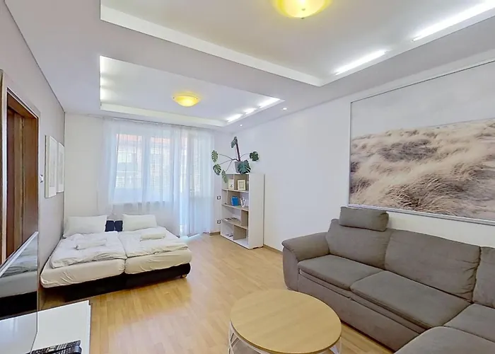 2br With Free Garage Parking, Close To The Historic Centre Apartment *