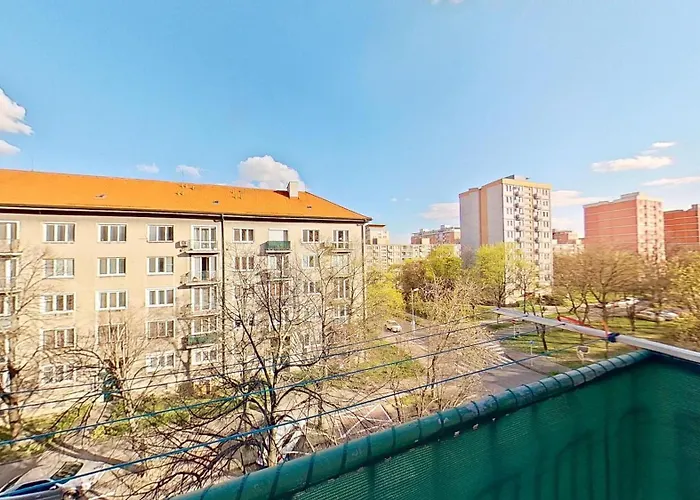 公寓 2br With Garage Parking, Walking To Centre And Stadiums 布拉迪斯拉发