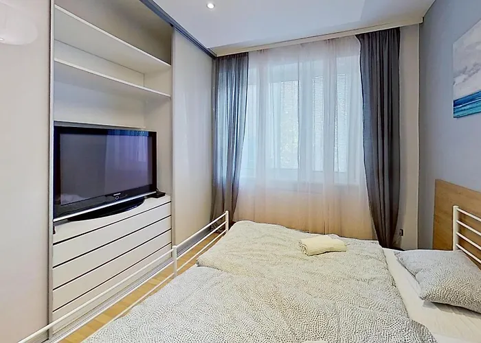 2br With Garage Parking, Walking To Centre And Stadiums 公寓 布拉迪斯拉发